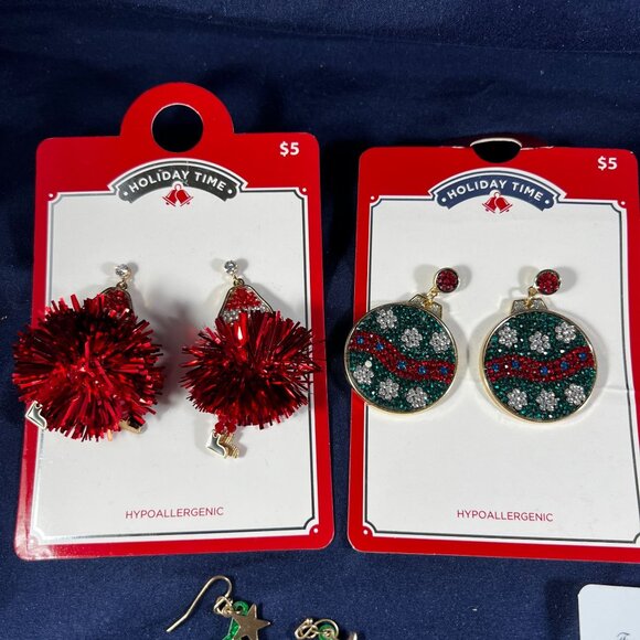 Set Of 5 Festive Christmas Earrings Holiday Time & Fashion Jewelry Hypoallergeni - Picture 2 of 5